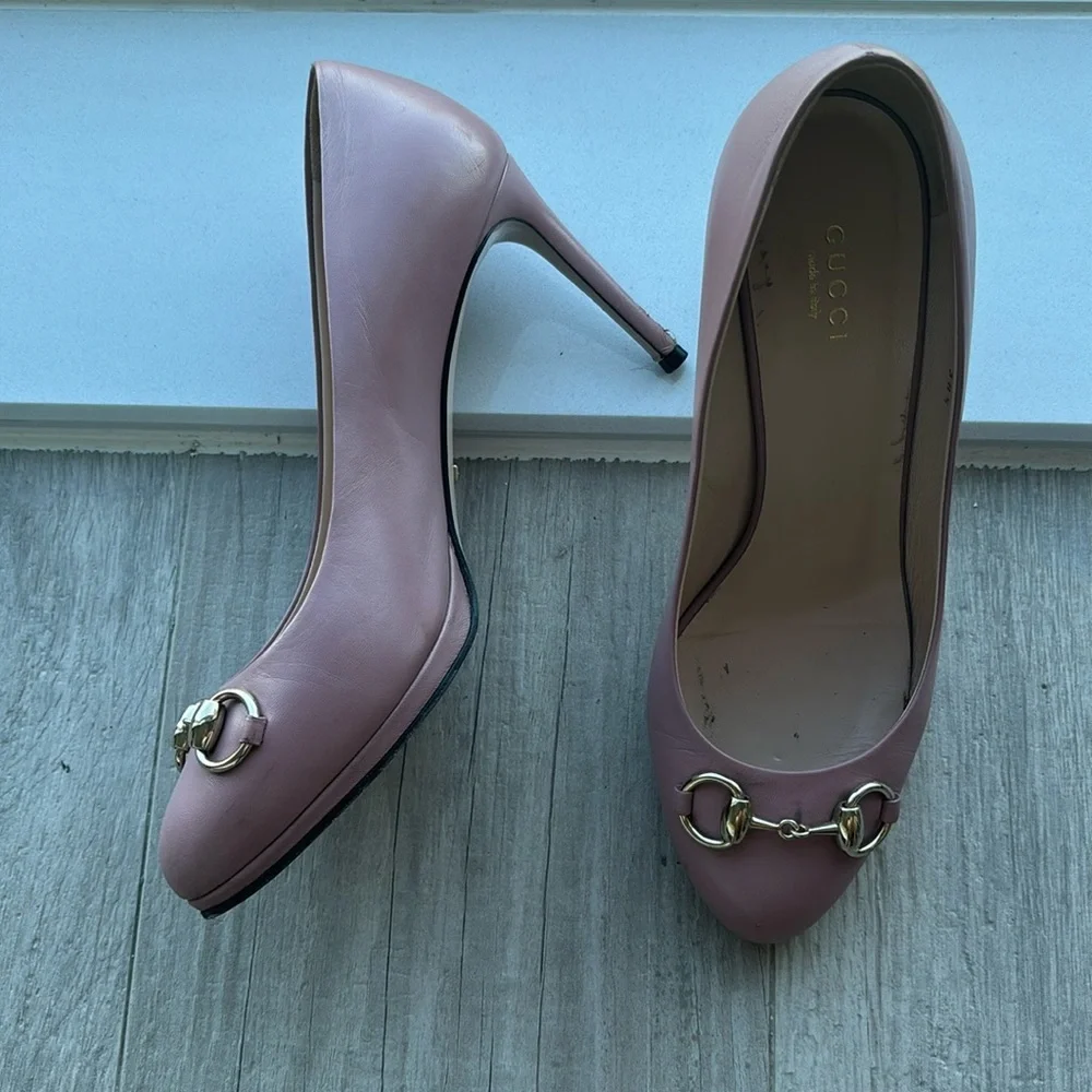 Gucci Heels - Picture 1 of 5